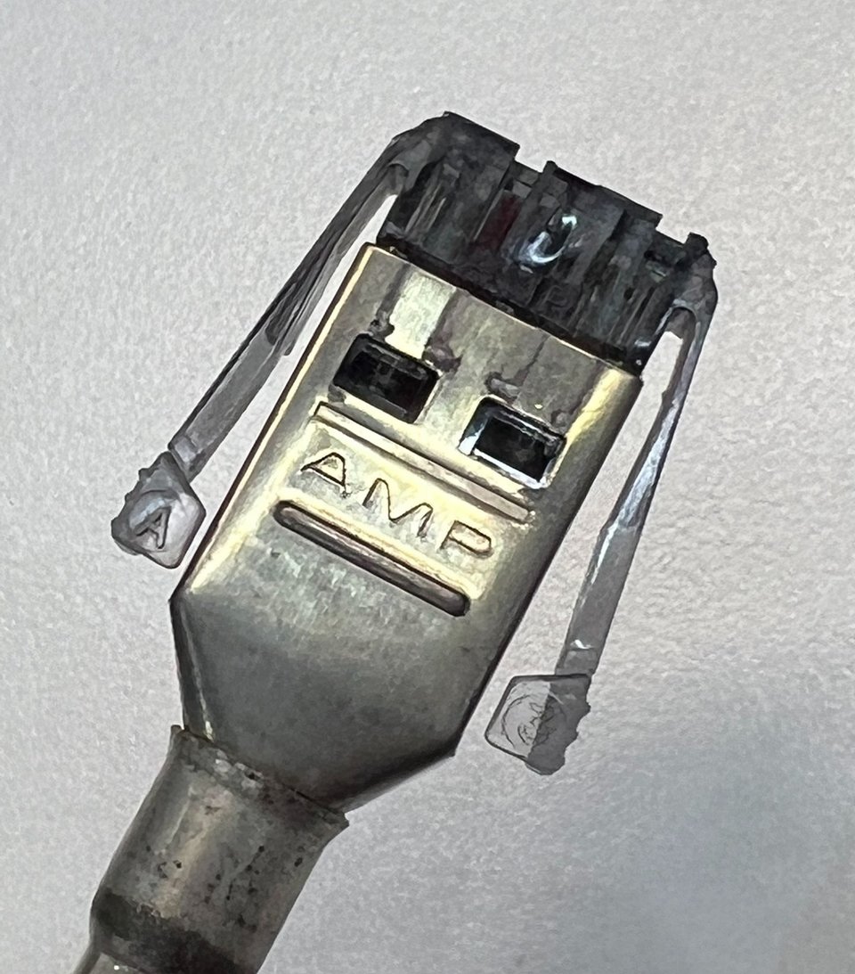 当我们在谈论「航插线」时，我们在谈论什么？